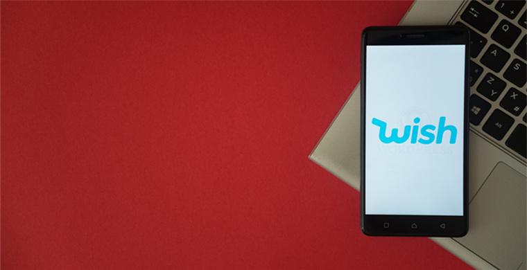 Can I retrieve the gender and age of Facebook accounts in bulk?